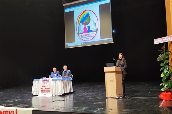 Emekliler Türkiye Meclisi Sendikası, emeklilerin dünü, bugünü ve yarınını konuştu