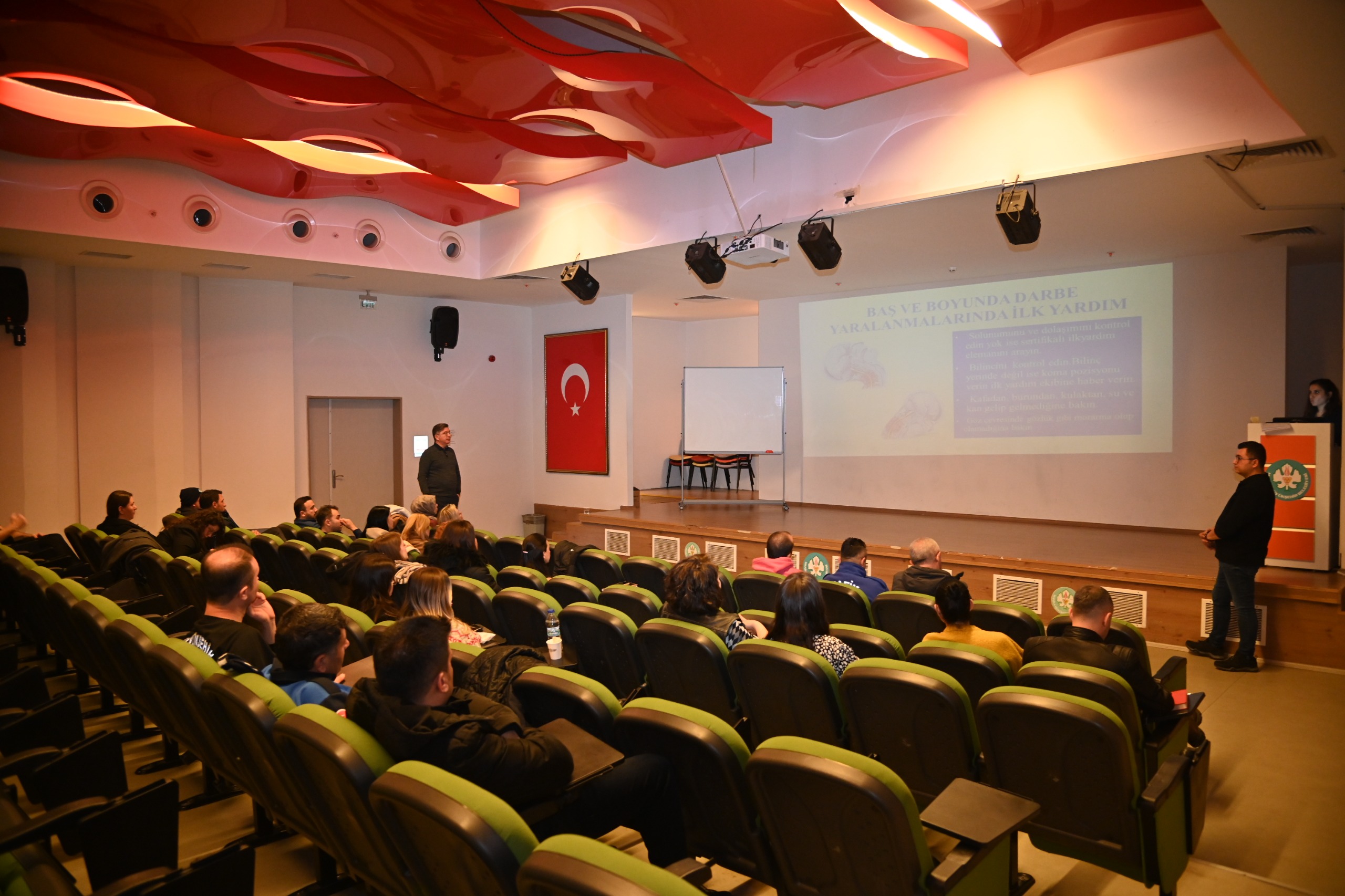 Manisa Büyükşehir Belediyesi’nden çalışanlarına ilk yardım eğitimi