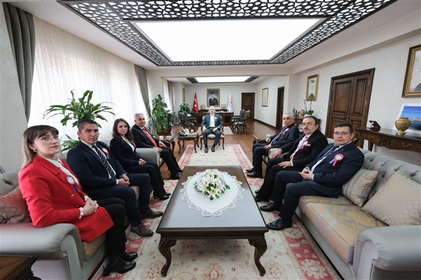 Karaman Valisi Çiçekli, Vergi Haftası kapsamında ziyaretleri kabul etti