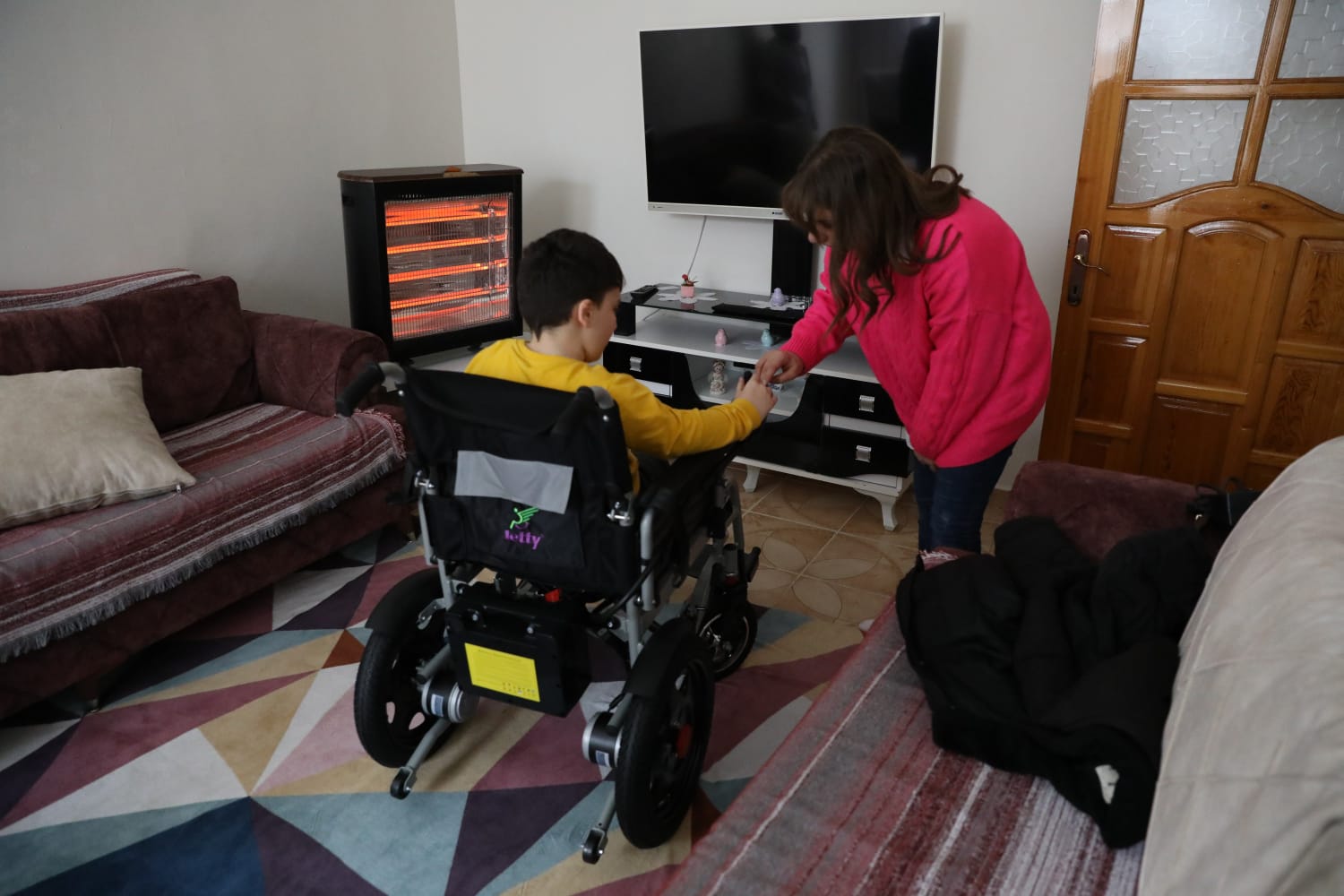 Diyarbakır Büyükşehir Belediyesi’nden akülü tekerlekli sandalye desteği