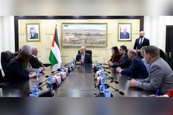 Filistin Başbakanı Mustafa, İngiliz parlamento heyetiyle bir araya geldi