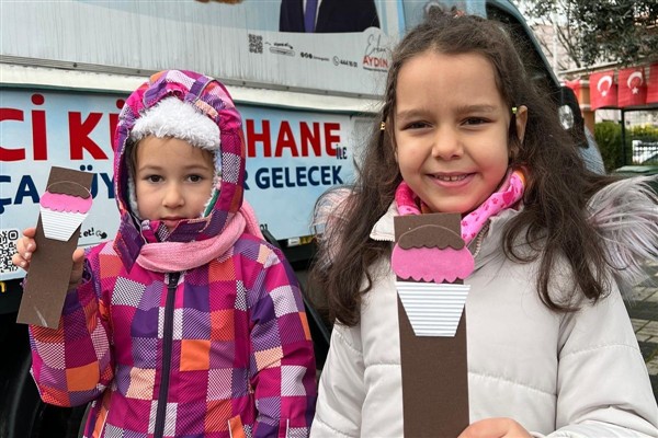 Osmangazi Belediyesi, Gezici Kütüphane’de ‘Hayal Et Tasarla’ atölyesini düzenledi