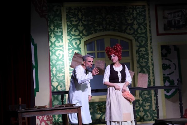 İnegöl’de  “Hastalık Hastası” tiyatro gösterisi sahnelendi