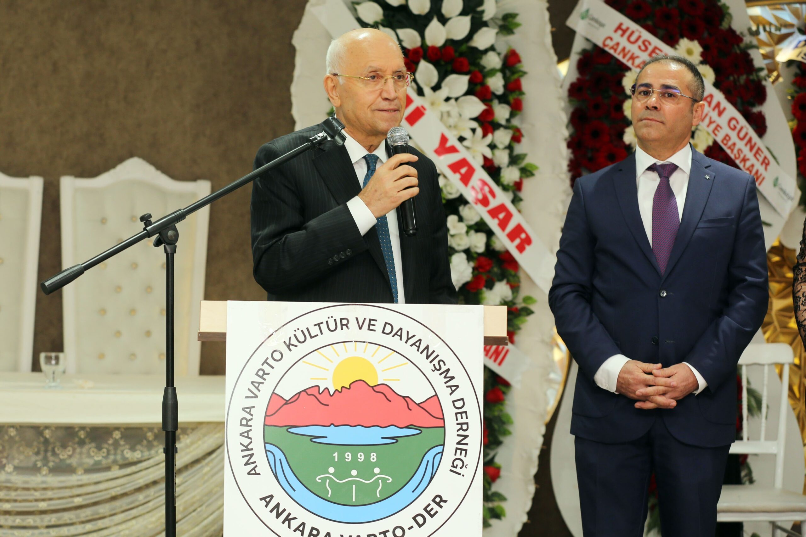 Başkan Yaşar, Vartolularla dayanışma gecesinde buluştu