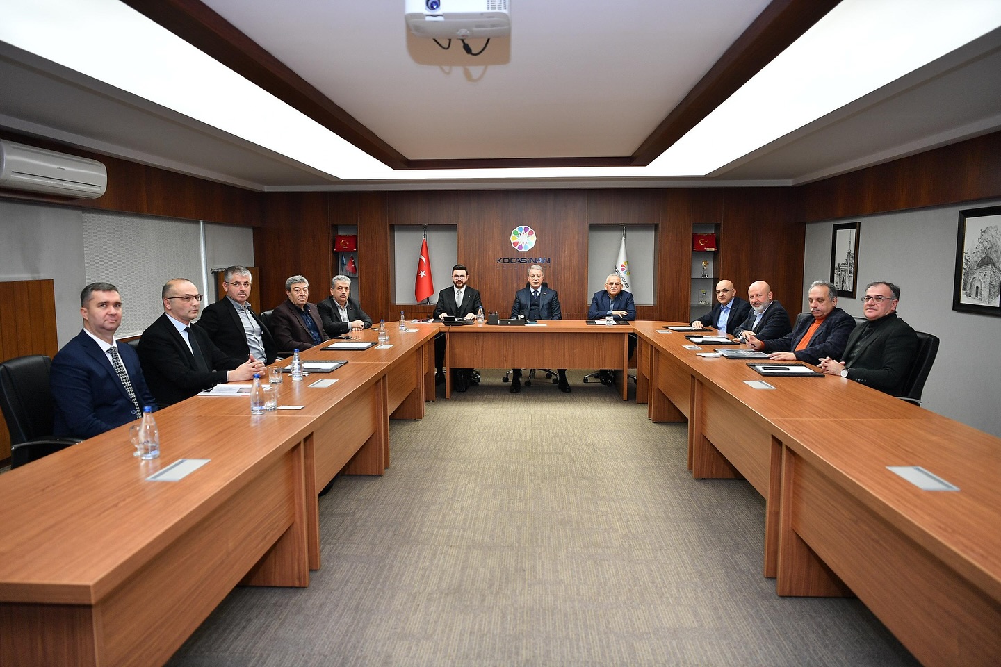 Başkan Büyükkılıç, Kayseri’deki ulaşım projeleri değerlendirme toplantısına katıldı