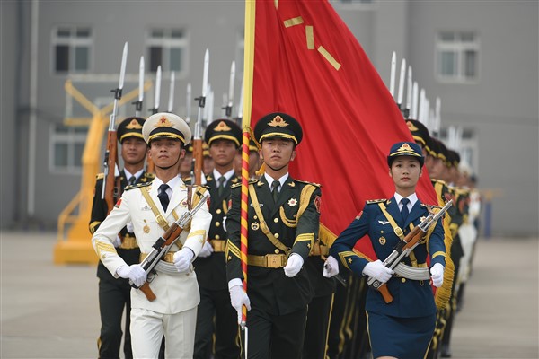 Xi, askeri kuralları rezive eden emirleri imzaladı