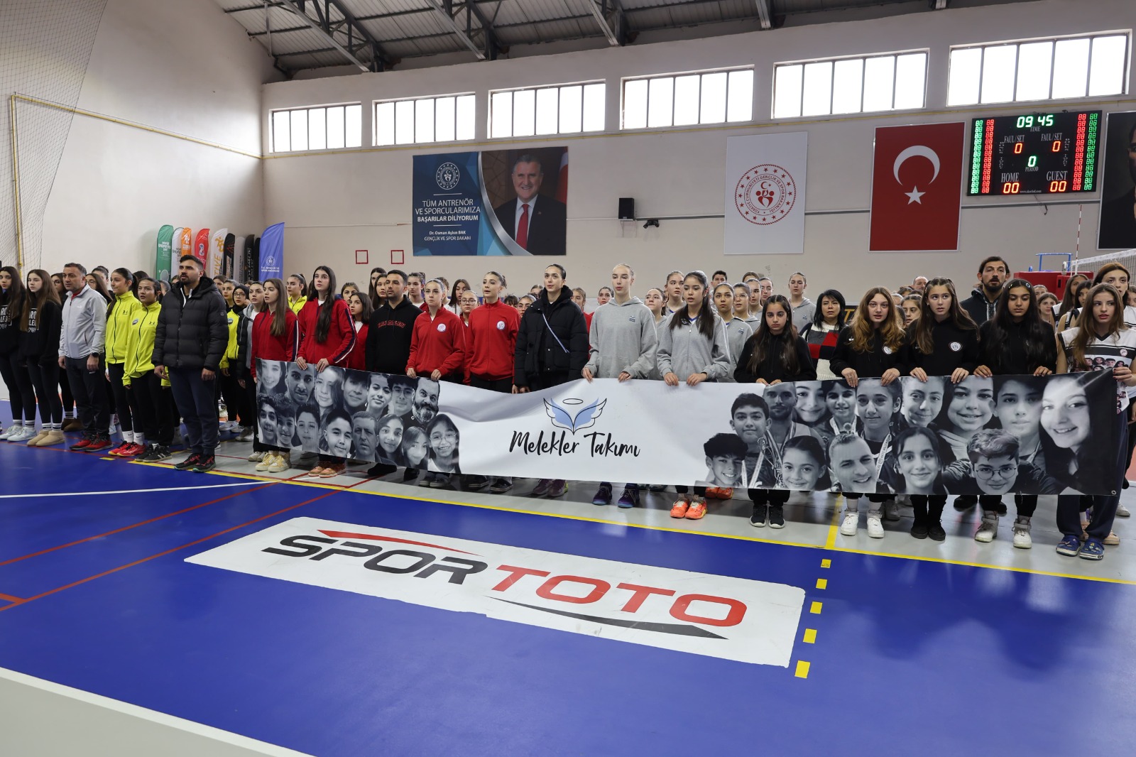 Okul Sporları Voleybol Yıldızlar Yarı Final müsabakaları Karaman’da başladı