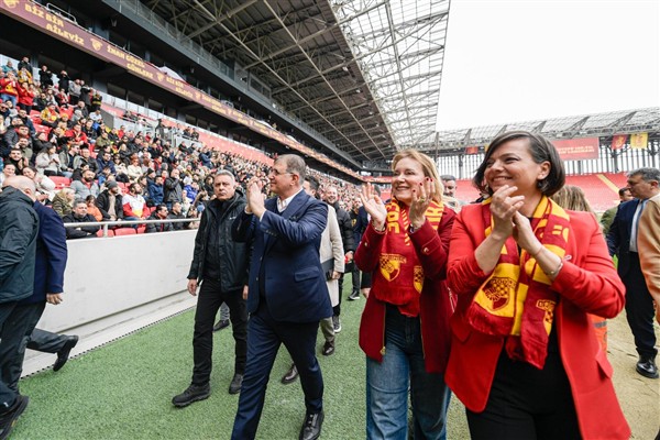 Başkan Tugay: Atatürk’ün izinde olan Göztepelileri selamlıyorum