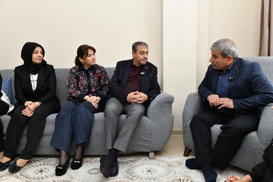 Vali Şıldak’tan Culha Dokuma Ustası Karadaş ve Kanun Sanatçısı Öztop’a ziyaret