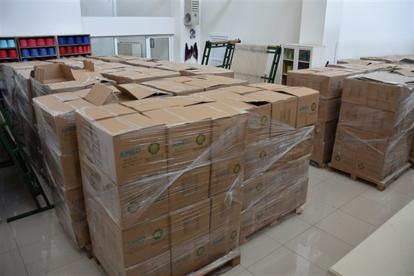 Diyarbakır Büyükşehir’den gıda kolisi desteği