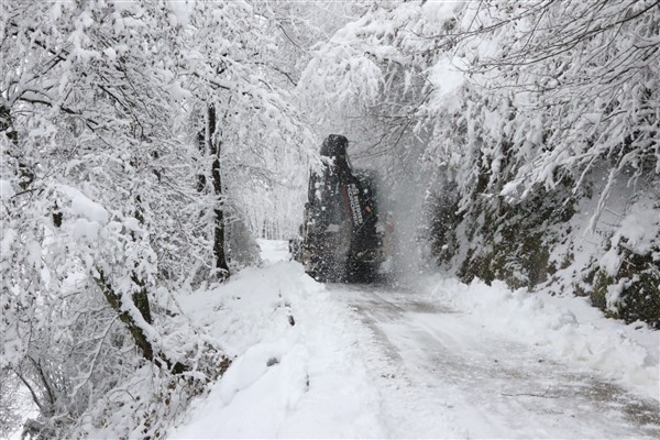 Rize Belediyesi karla mücadele çalışmalarını sürdürüyor