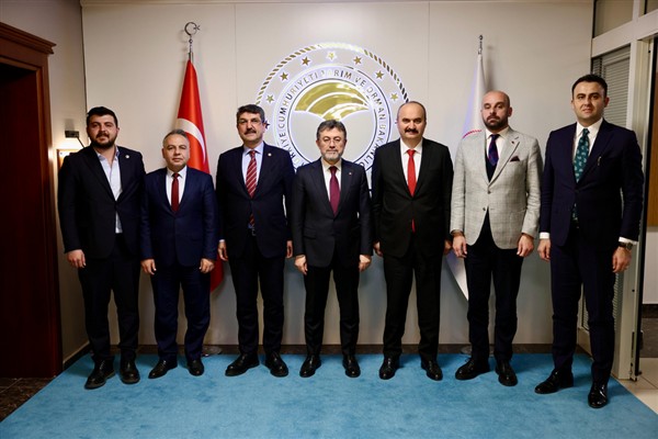 Batman Valisi Canalp’ten Bakan Yumaklı’ya ziyaret