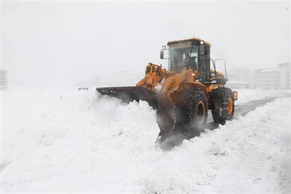 Bitlis’te karla mücadele çalışmaları devam ediyor
