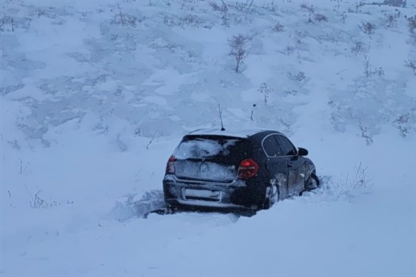 Ağrı’da kar nedeniyle mahsur kalan 233 vatandaş kurtarıldı