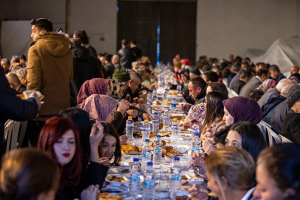 İzmir Büyükşehir Belediyesi, 30 ilçede iftar sofrası kuruyor