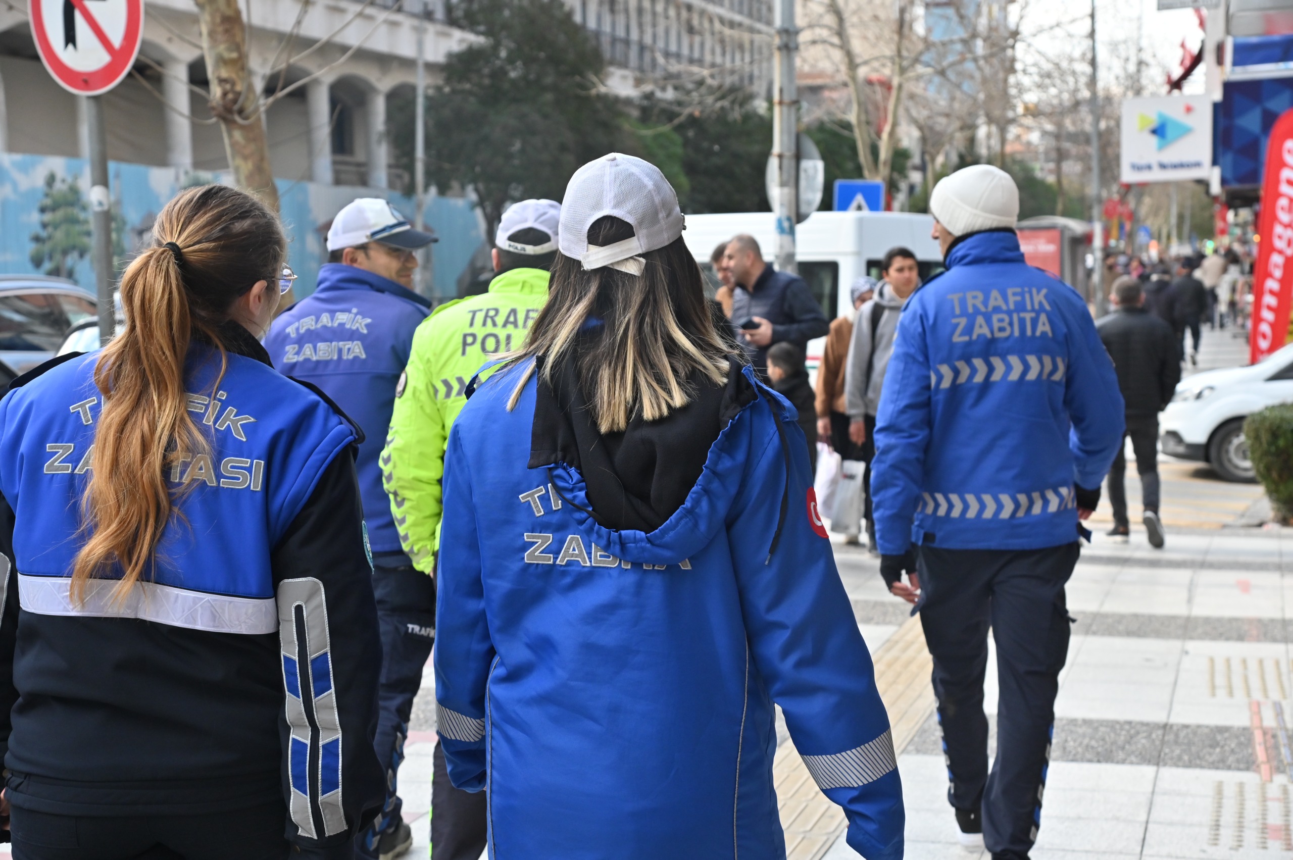 Manisa’da kaldırımlardaki motosikletlere denetim