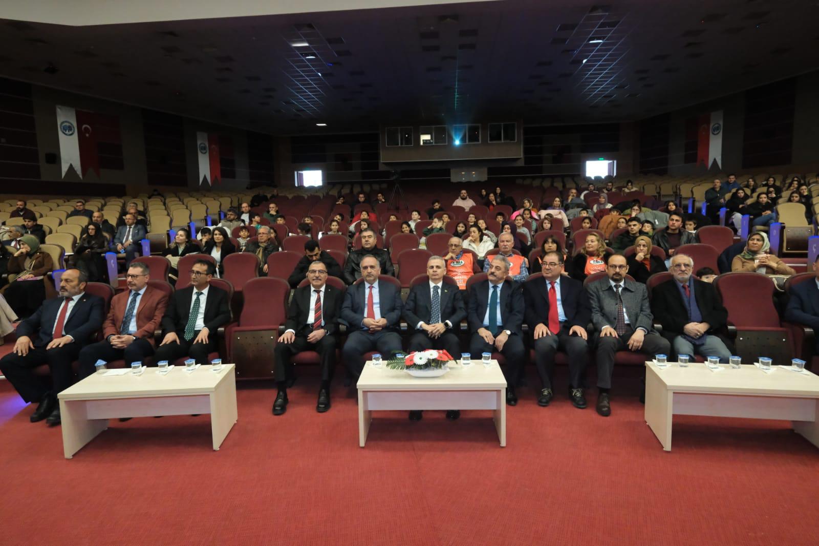 Vali Çiçekli, “TÜRKSOY Türk Dünyasına Üstün Hizmet Madalyası Takdim Töreni’ne” katıldı