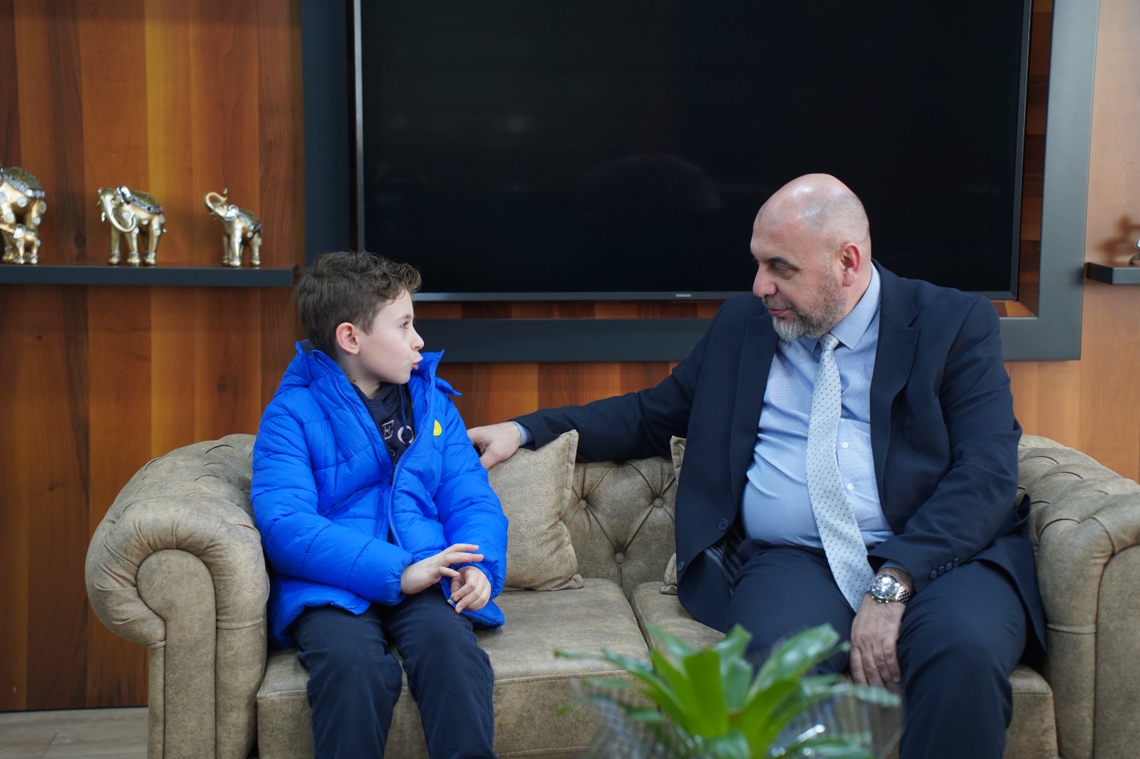 Başkan Aydın, çifte şampiyonluk kazanan öğrenciyi ağırladı