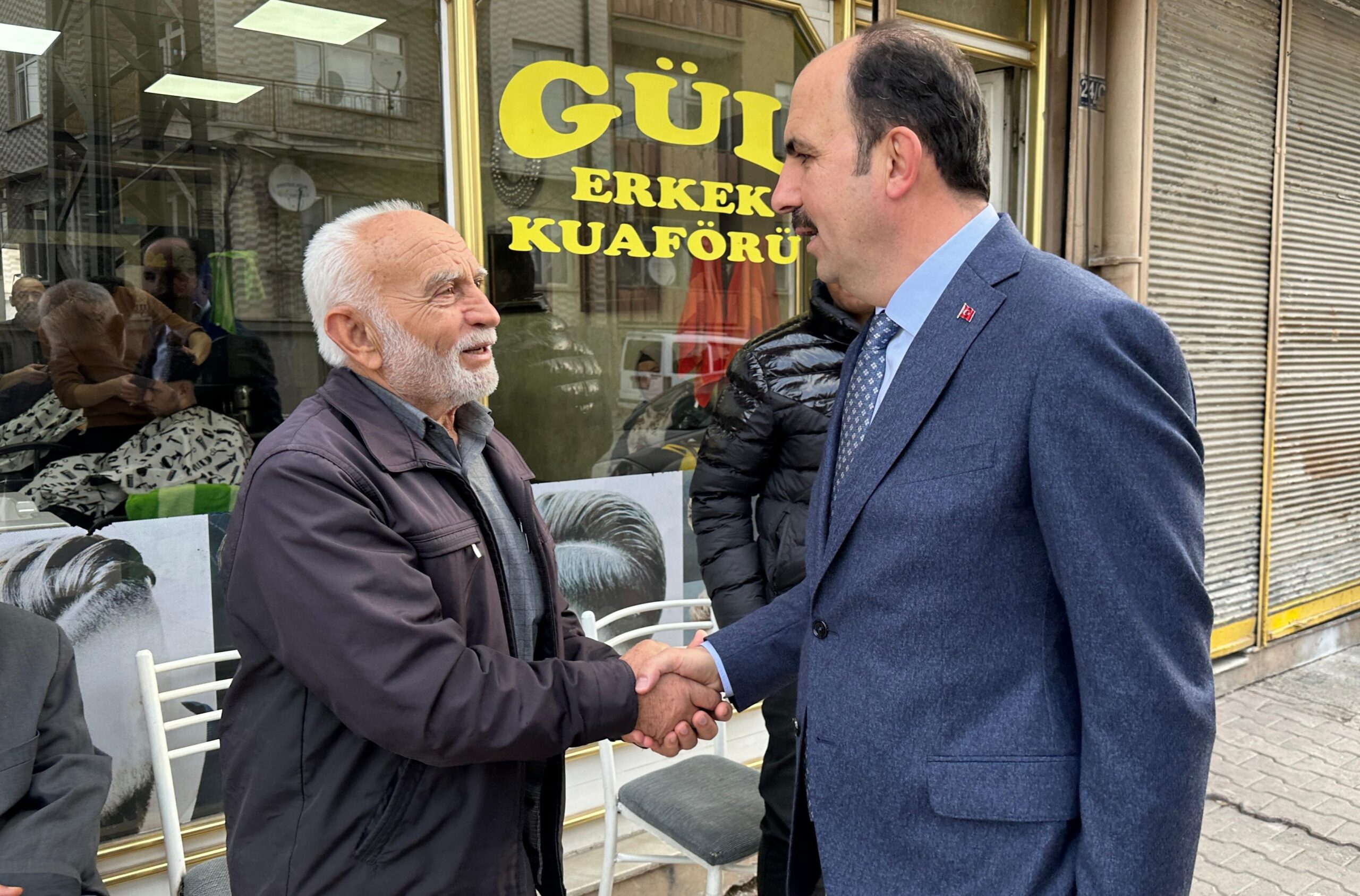 Başkan Altay, iftar öncesi ve sonrası vatandaşlarla buluştu