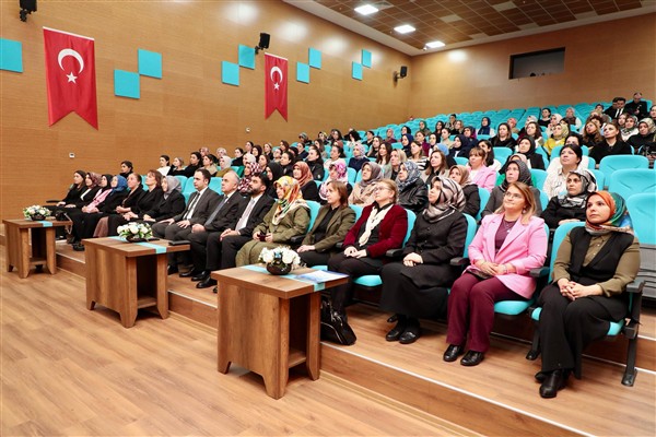 Vali Erol, kadın personellerin 8 Mart Dünya Kadınlar Günü’nü kutladı