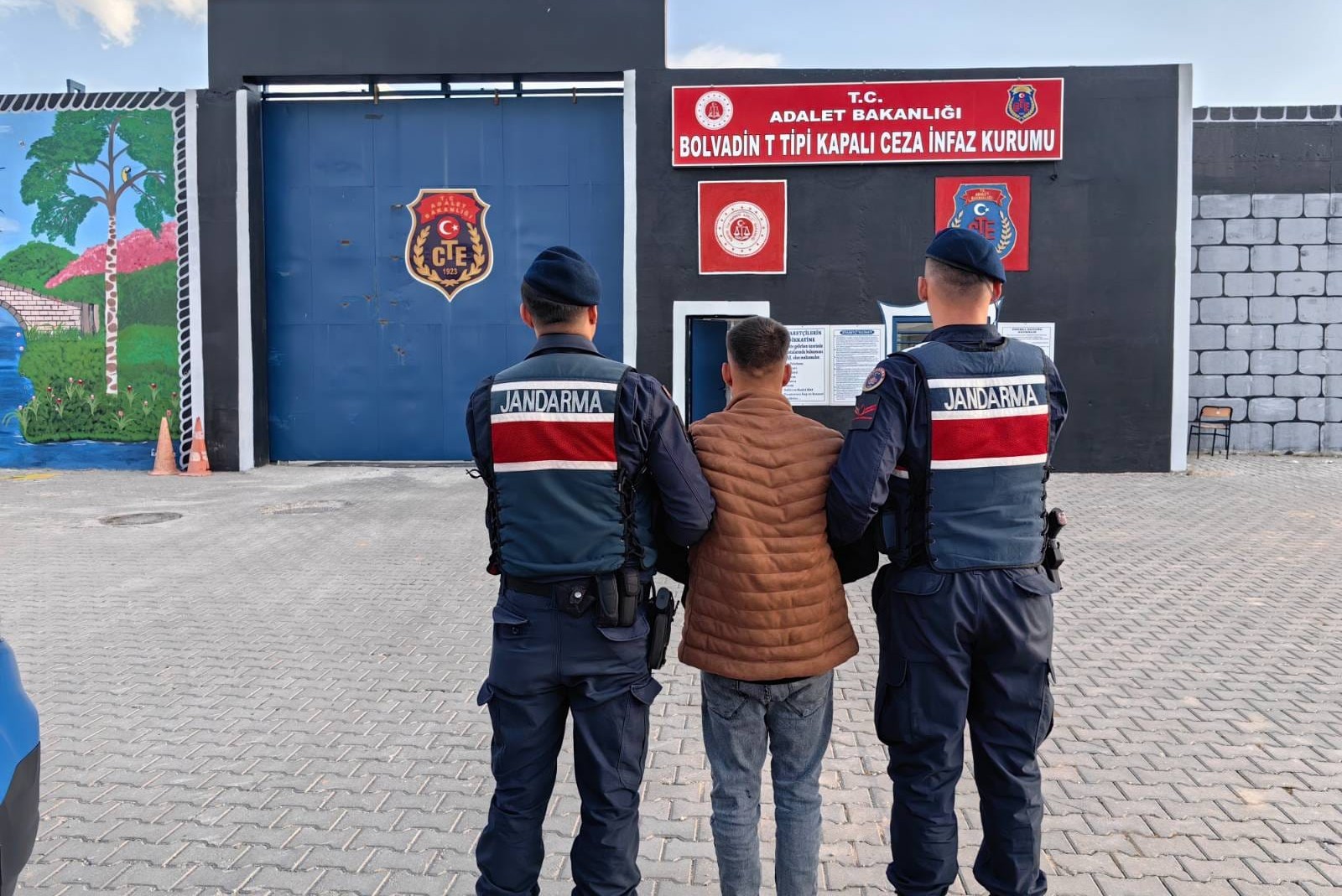 Afyonkarahisar İl Jandarma Komutanlığı çalışmalarını sürdürüyor