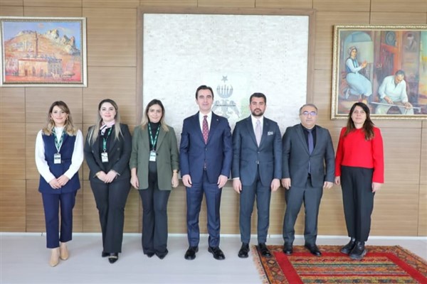 Yeşilay heyeti ve YEDAM personellerinden Vali Karakaya’ya ziyaret