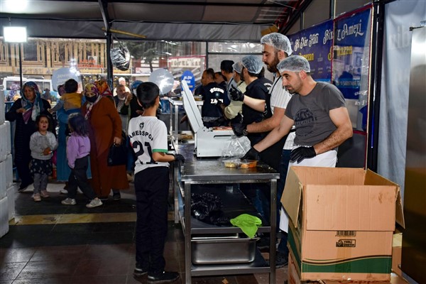 Diyarbakır’da ramazan ayında 195 bin kişiye iftar verildi