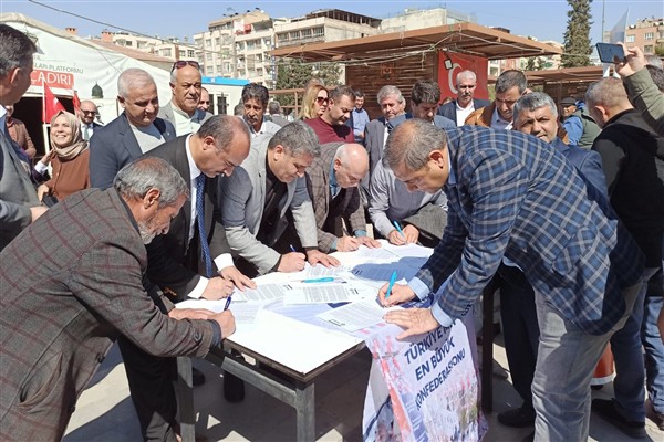 Memur-Sen’den “Anayasa Değişsin, Aile Korunsun” imza kampanyası