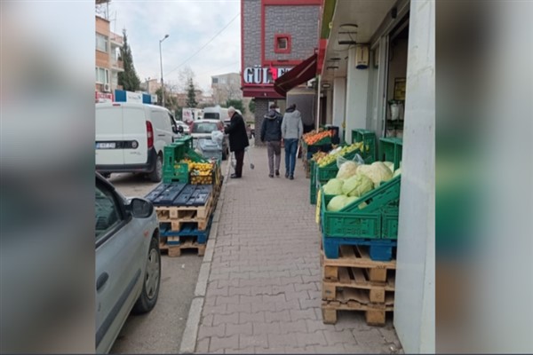 Kaldırım işgali yapan market ve işyerlerine yönelik operasyon