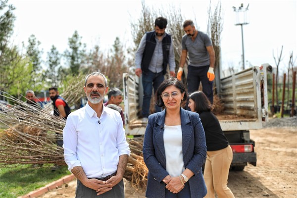 Kayapınar Belediyesi’nden meyve bahçeleri projesi