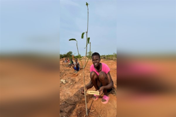 Bağcılar Belediyesi, Afrika’da yetimler için meyve bahçesi oluşturdu