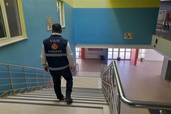 Van Büyükşehir Belediyesi İtfaiyesinden, iş yerlerine yönelik yangın denetimleri