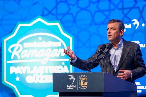 CHP Genel Başkanı Özel, Beylikdüzü Belediyesi’nin iftar programına katıldı