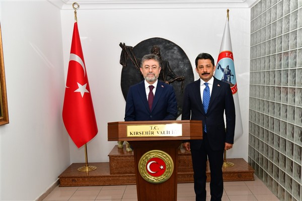 Bakan Yumaklı, Kırşehir’de ziyaretler gerçekleştirdi