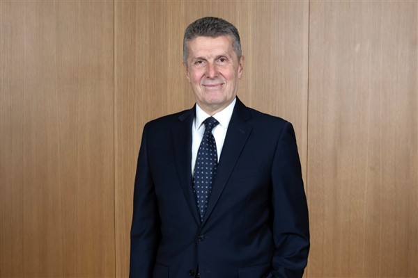 Kurumsallaşmada bir ilke imza atan Sabancı’da Yönetim Kurulu Başkanı Hayri Çulhacı oldu