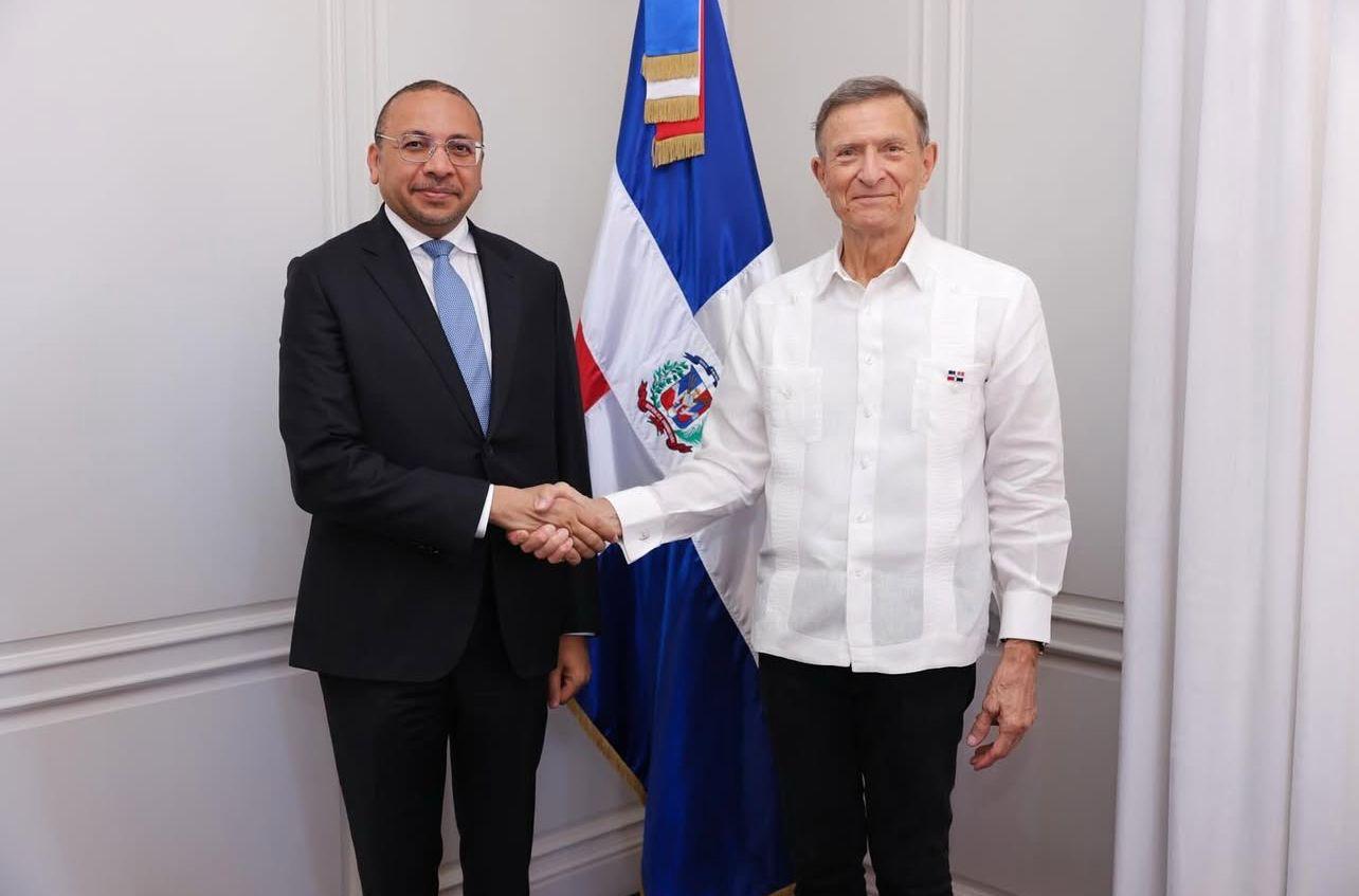 Alvarez, Katar’ın Dominik Cumhuriyeti Büyükelçisi Al Abdullah ile buluştu