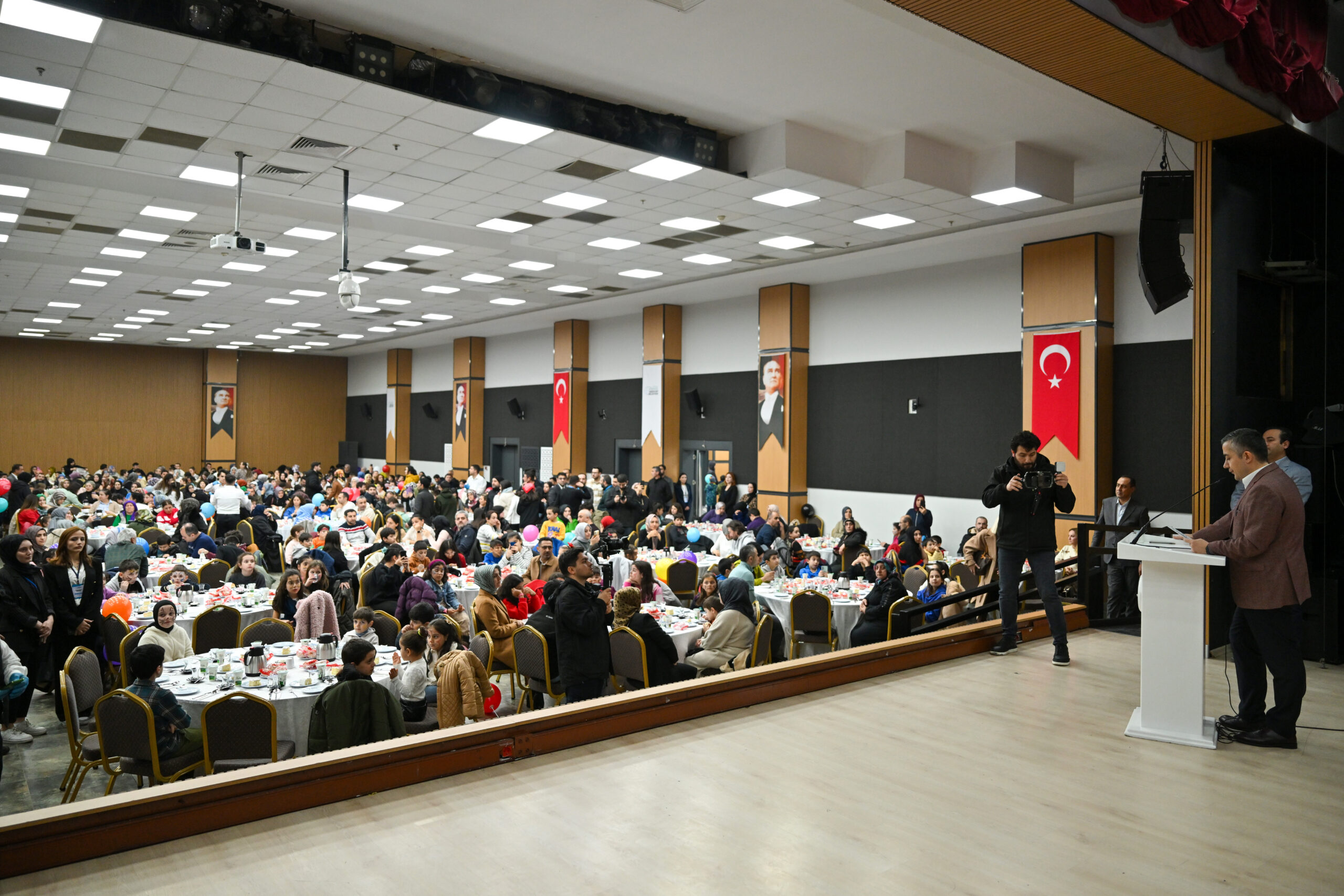 Esenyurt Belediye Başkan Vekili Aksoy’dan çocuk iftarı programı