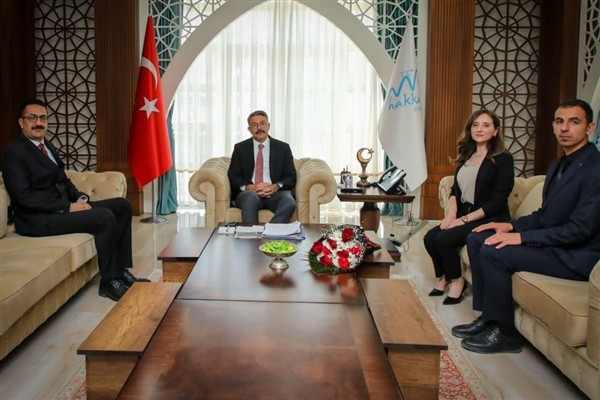 Hakkari İl Kültür ve Turizm Müdürü Ağacanoğlu, Hakkari Valisi Çelik’i ziyaret etti