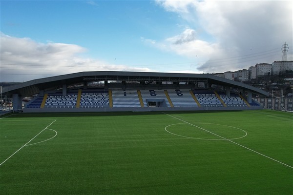 Kadın futbolunda derbi heyecanı Gaziosmanpaşa’da yaşanıyor