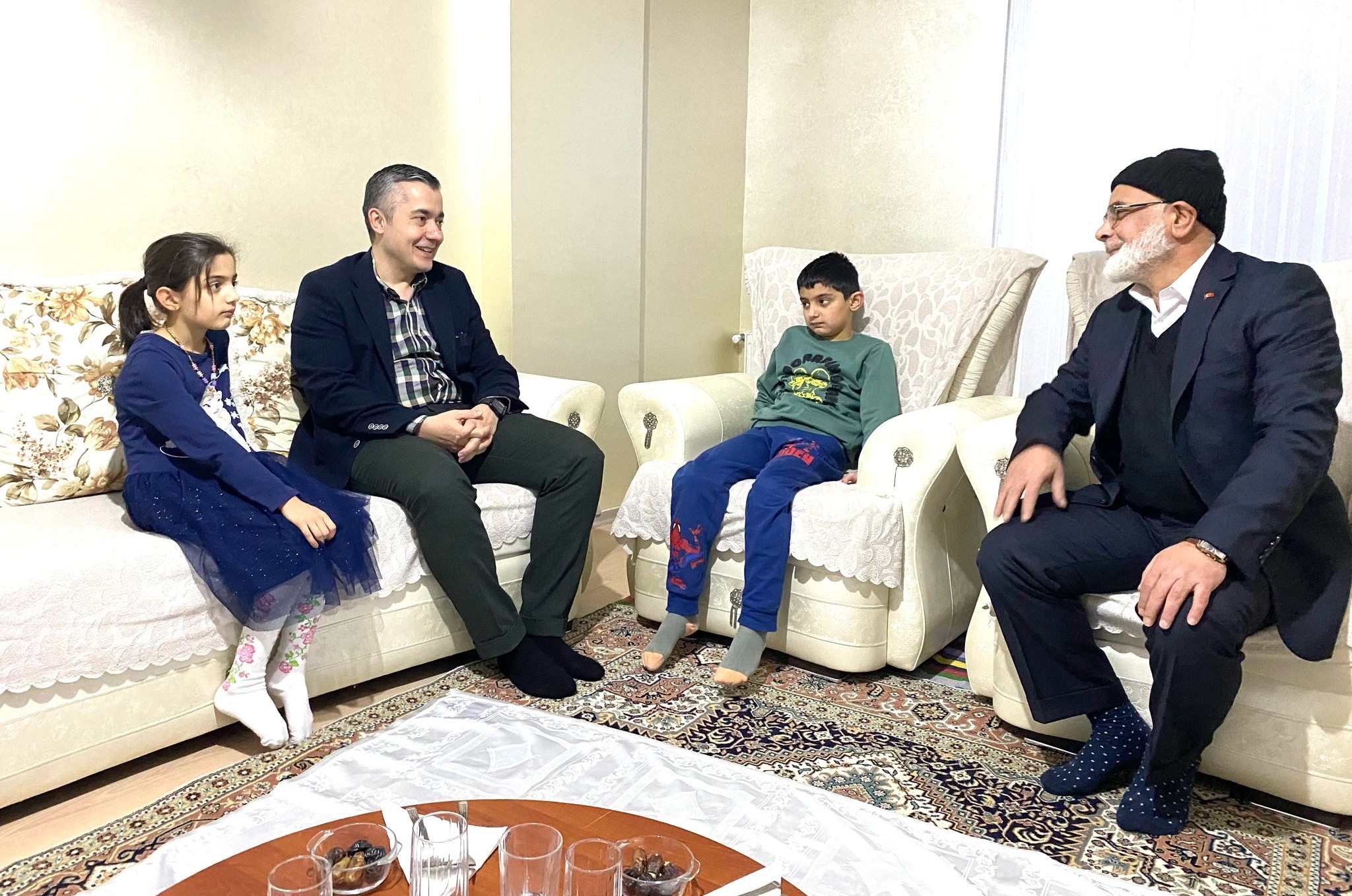 Başkan Vekili Aksoy’dan gazi ailesine ziyaret