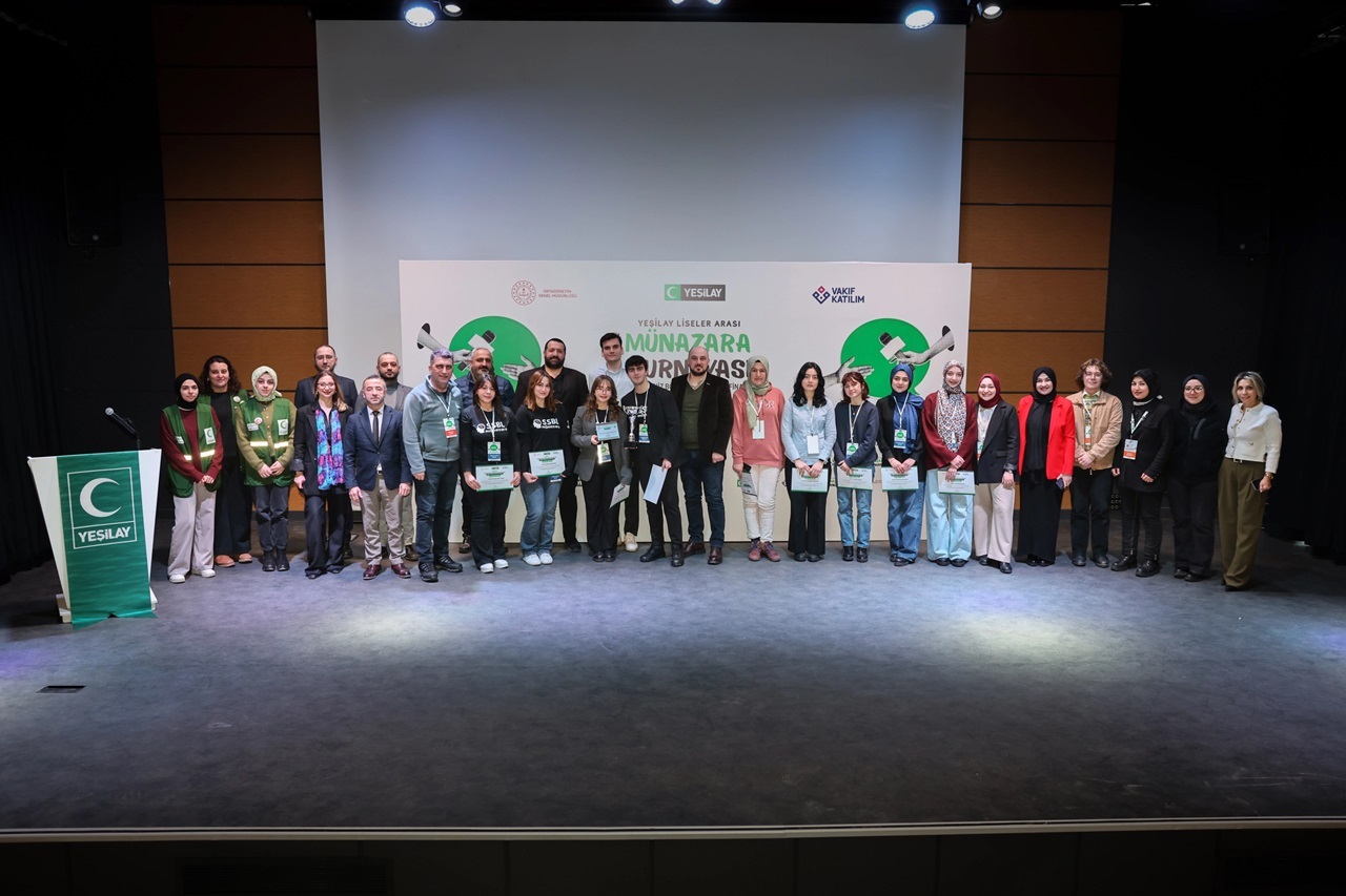 Yeşilay Münazara Turnuvası’nın Akdeniz, Ege ve Karadeniz Bölge Finalleri tamamlandı