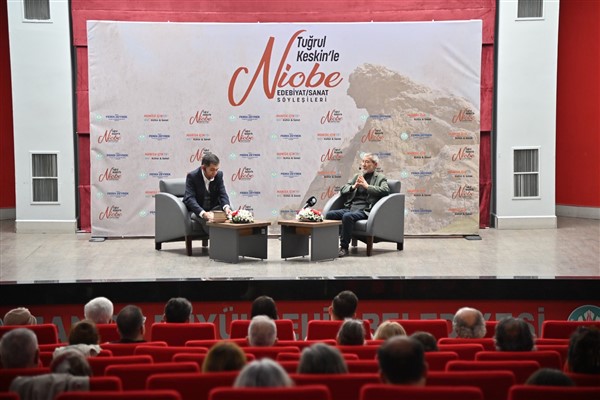 Manisa’da “2. Niobe Edebiyat ve Sanat Söyleşileri” gerçekleştirildi