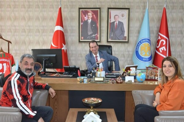 Oyuncu Nazmi Kırık’tan Rektör Prof. Dr. Eronat’a ziyaret