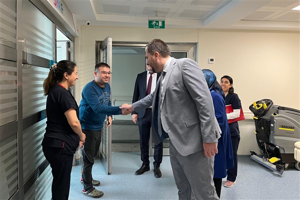 Karaman Eğitim ve Araştırma Hastanesi Başhekim Vekili Ay’dan bayram ziyareti