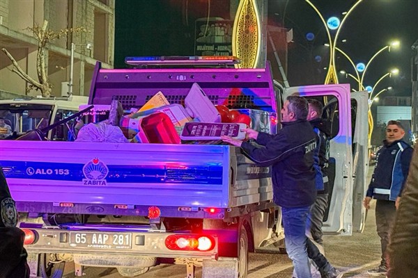 Van’da zabıta ekipleri kaldırım işgaline karşı denetim yaptı