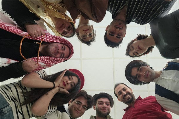 Kayapınar Sanat Atölyesi Tiyatrosu öğrencileri, Tiyatro Günü’nü kutladı