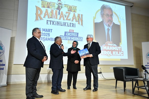 Başkan Büyükkılıç, maneviyatı ve tasavvufu konu alan sohbete katıldı