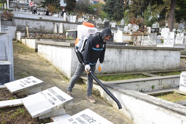 Giresun’da mezarlıklar bayrama hazırlandı