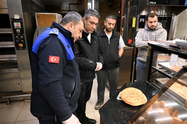 Bornova’da fırınlarda denetim yapıldı