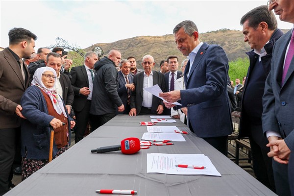 Özel: Dünyanın en büyük, en anlamlı imza kampanyasına onun imzasıyla başlıyoruz